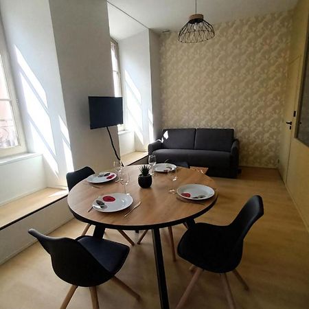 Chez David - T2 Neuf Dans Centre Historique Apartment Бриуд Екстериор снимка