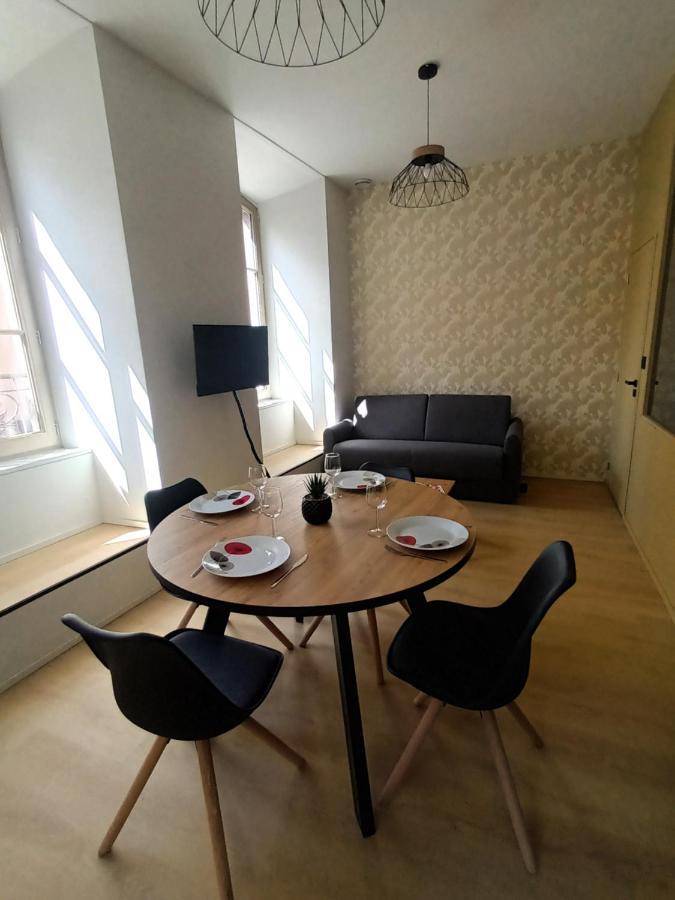 Chez David - T2 Neuf Dans Centre Historique Apartment Бриуд Екстериор снимка